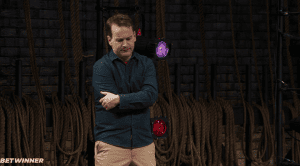 : 