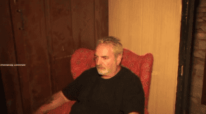   /  